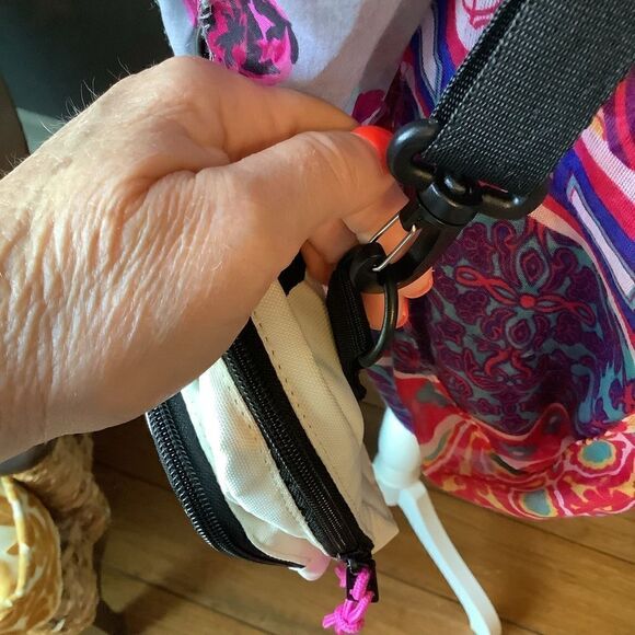 NWT ❤️ Adidas Utility Crossbody 🌈🦄🏳️🌈 - Picture 7 of 11